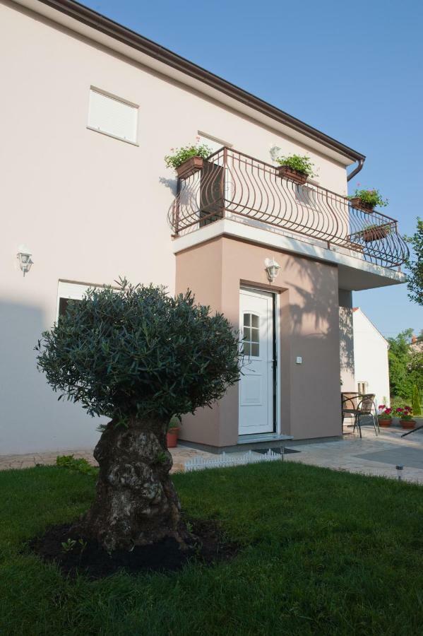Stefania Apartment *